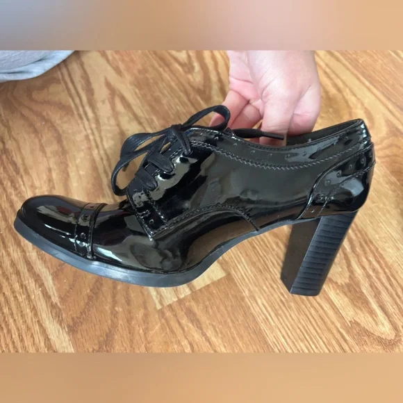 AEROSOLES Twee Patent Lace-Up Heeled Oxfords – Size 6 - Picture 4 of 6